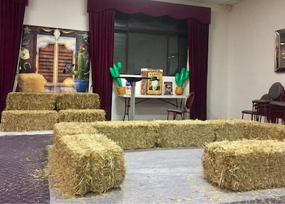 straw_bales_farm_party